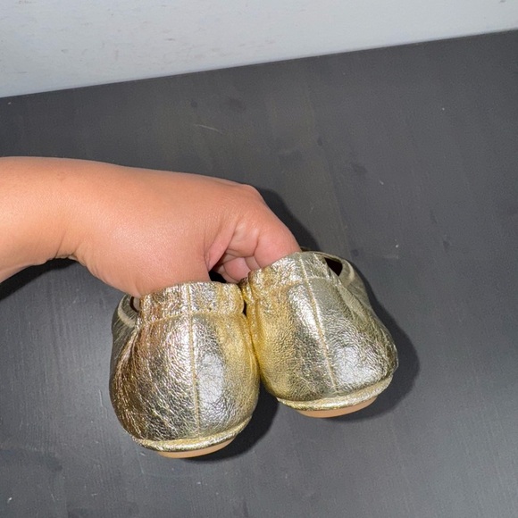 Tory Burch Gold leather ballerina flats - Picture 3 of 10